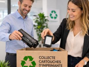 Collaborateurs d'une entreprise qui déposent leur cartouches pour le recyclage des cartouches encre